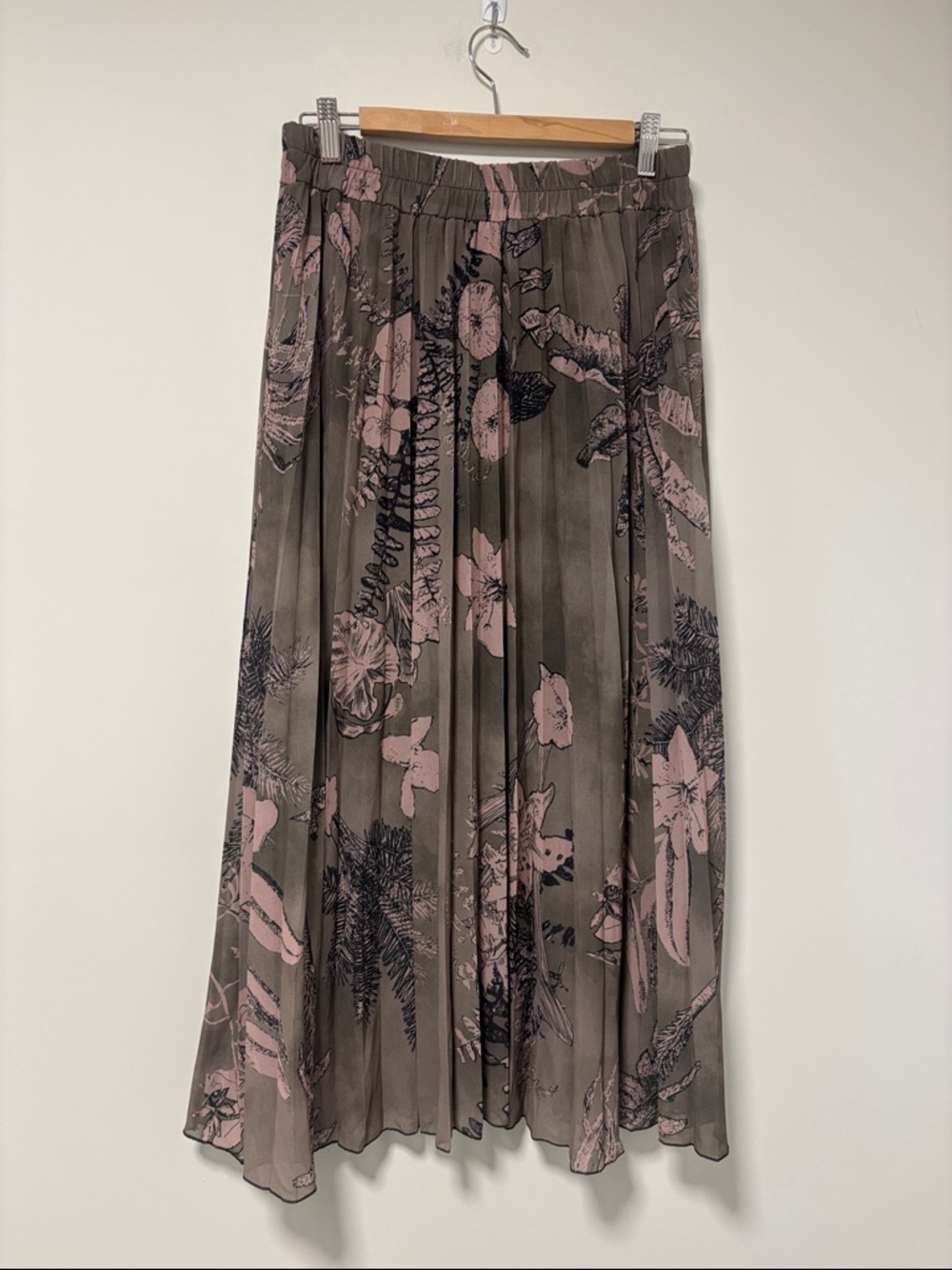 NWT Pistache Olive Maxi Skirt with Pink Floral Motif Pleated